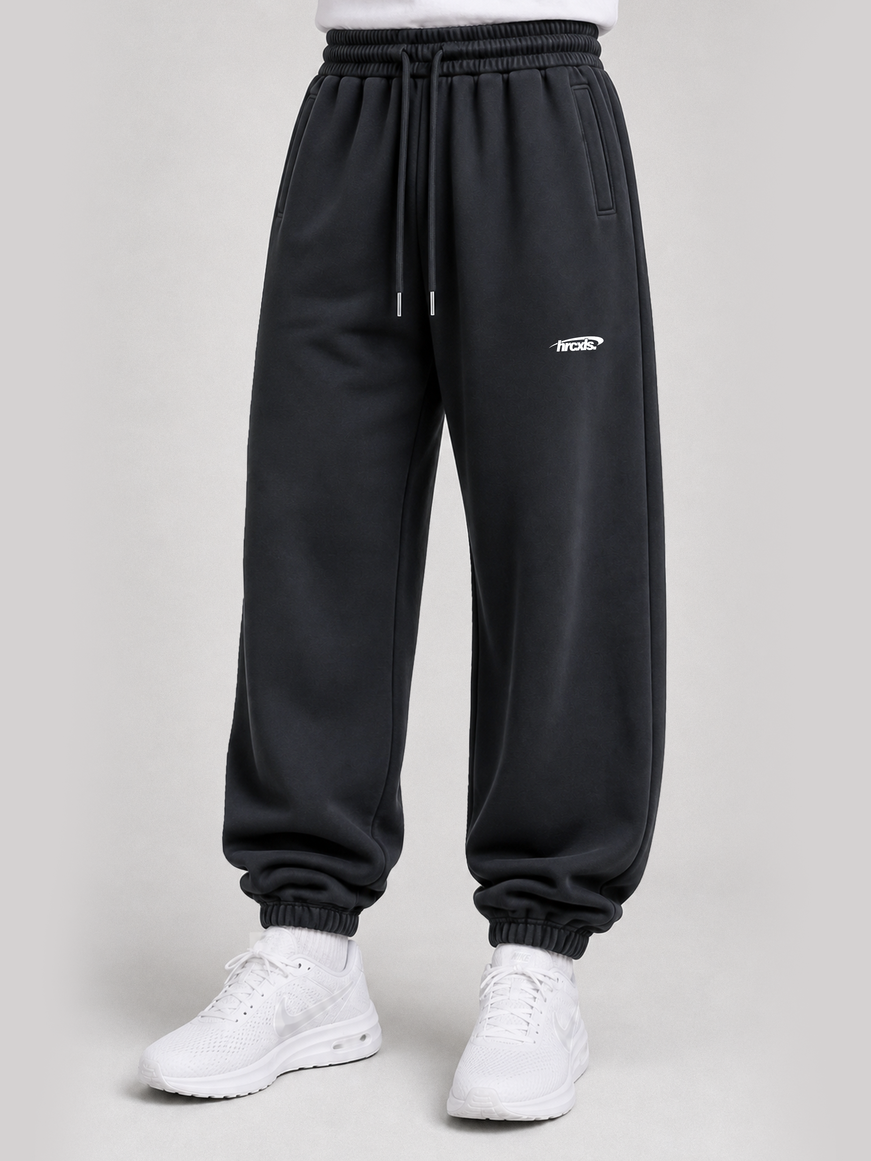 HCX feature detail: Sport Sweatpants - black model